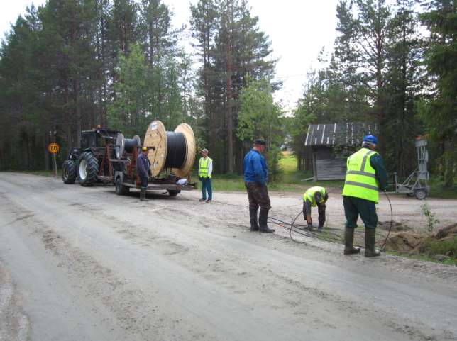 Kinisjärvi-Vuoman kyläverkon rakentamista